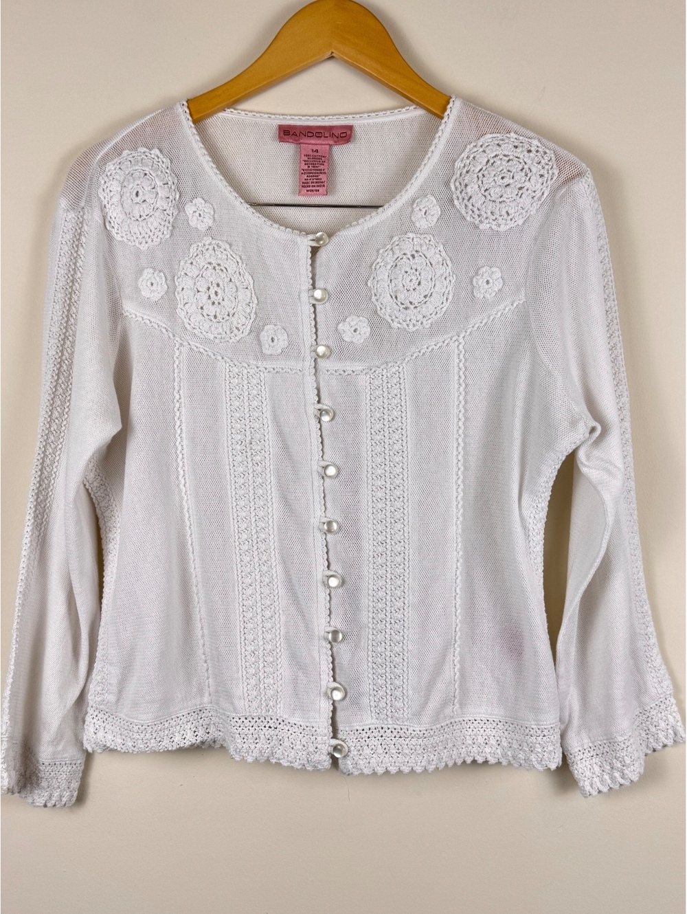 Bandolino White Crochet Floral Cardigan Size 14 Pearl Button Cottagecore Boho